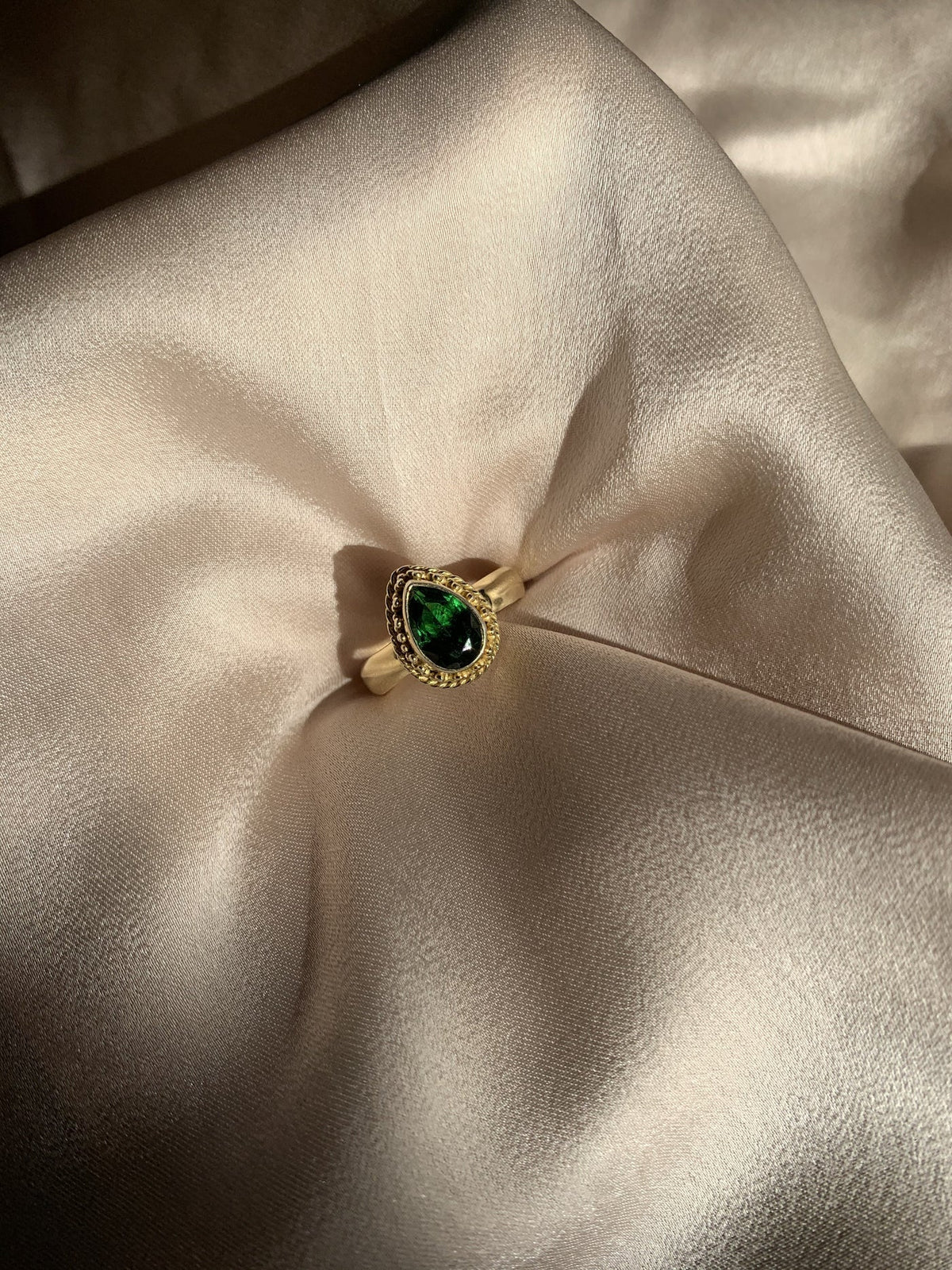 Ring Emerald Dreams